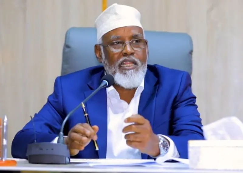 Axmed Madoobe oo furay Kalfadhigga 2aad ee Baarlamaanka Jubbaland.jpg